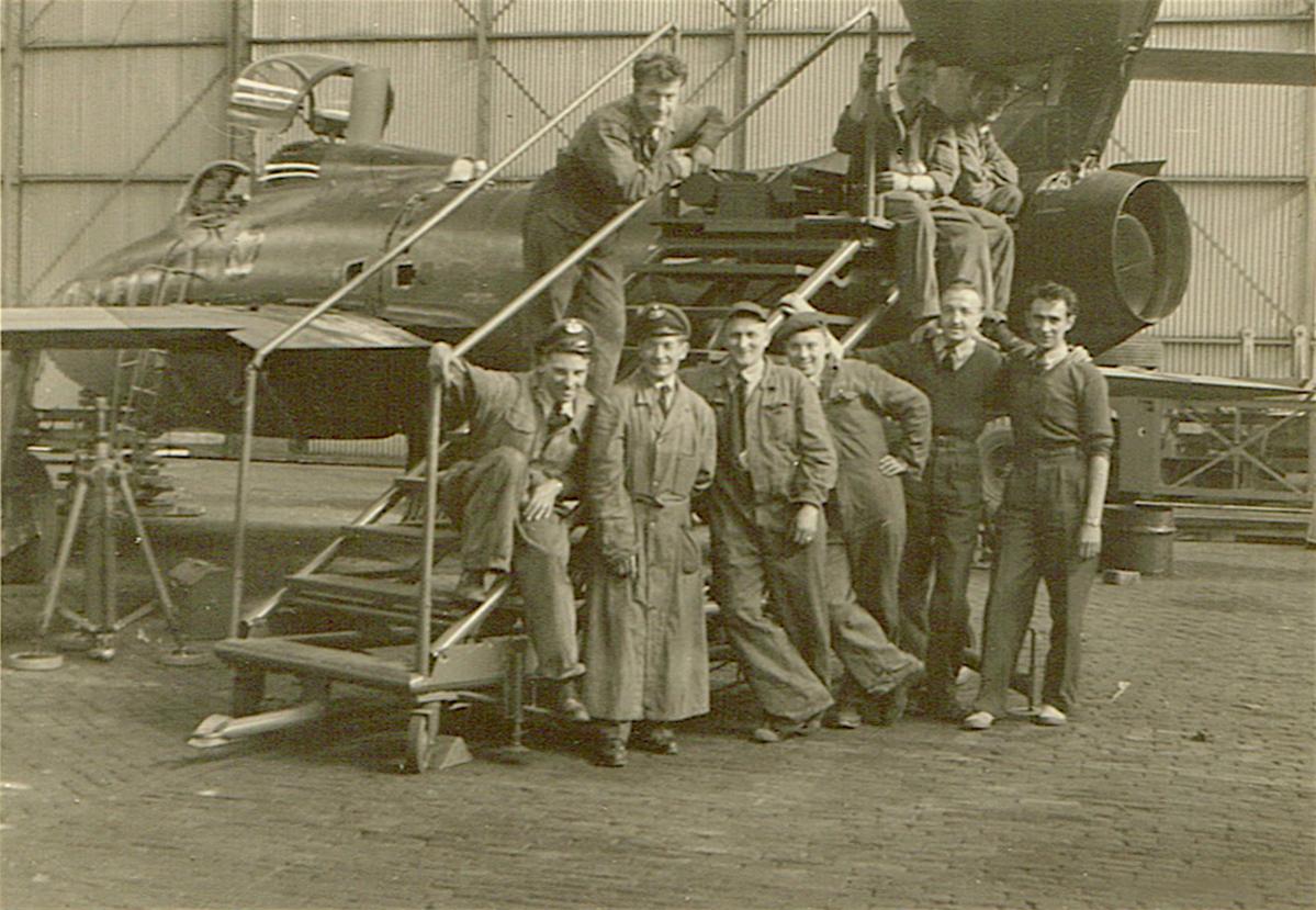 Naam: Foto 99. Onderhoudscrew  bij Thunderstreak, kopie.jpg
Bekeken: 1376
Grootte: 147,4 KB