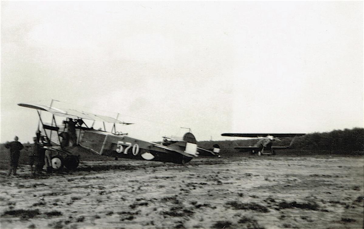 Naam: Foto 72. '570'. Fokker C.IV, kopie.jpg
Bekeken: 928
Grootte: 93,6 KB