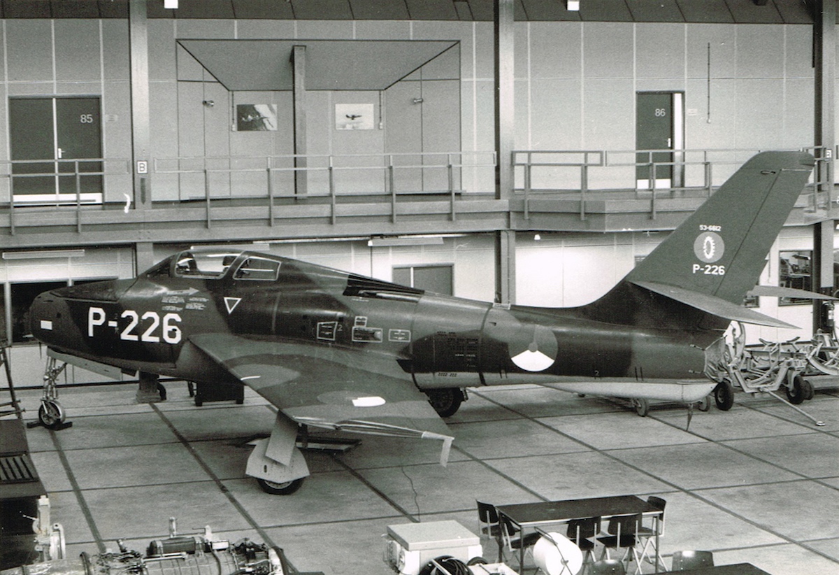 Naam: Foto 101. 'P-226'. Thunderstreak, kopie.jpg
Bekeken: 1360
Grootte: 418,7 KB