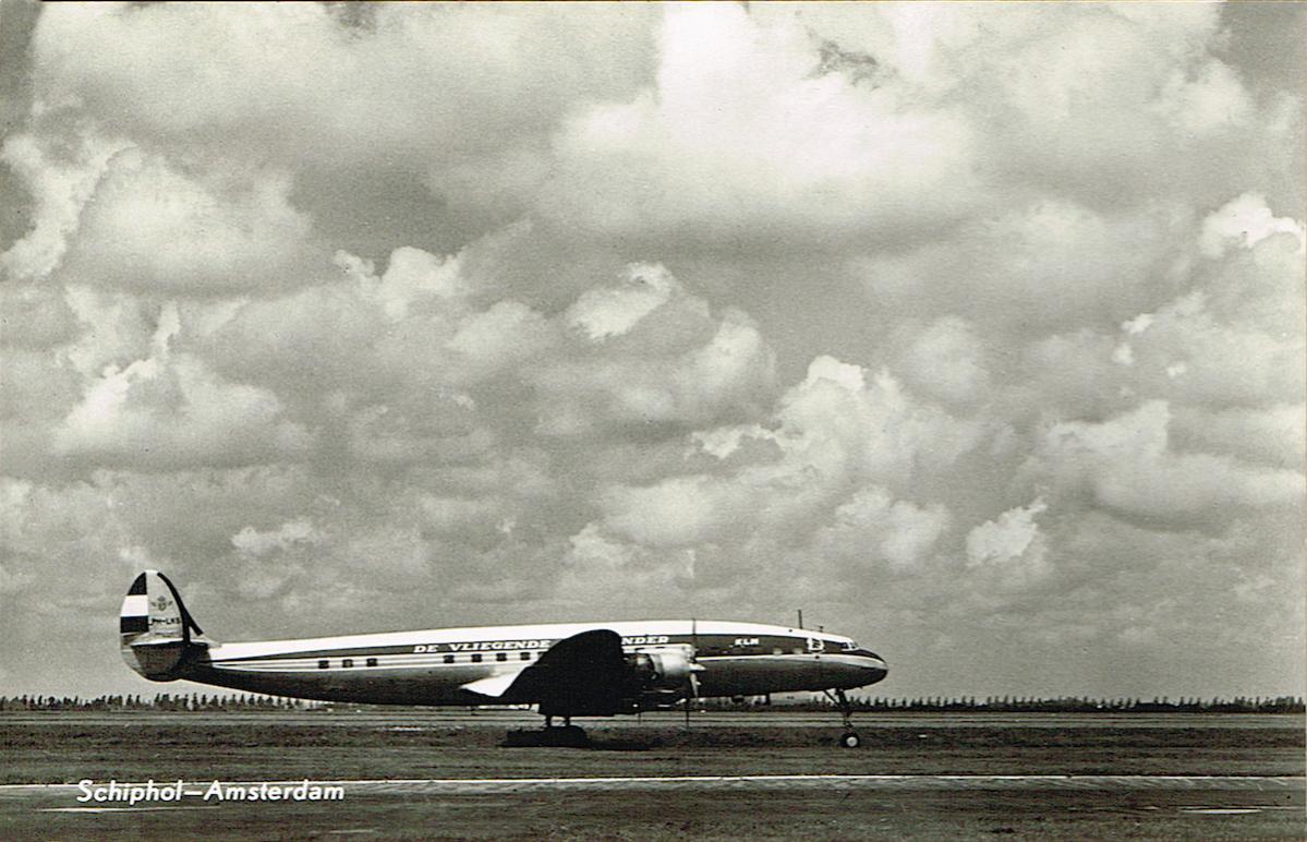 Naam: Kaart 561. PH-LKS 'Proton' (eerder PH-TFS). L-1049 Super Constellation, kopie.jpg
Bekeken: 920
Grootte: 128,0 KB