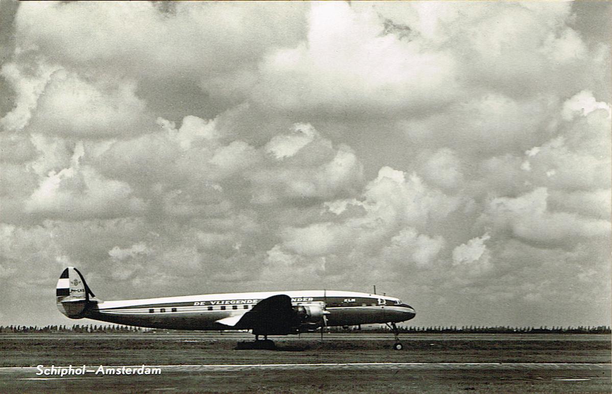 Naam: Kaart 561. PH-LKS 'Proton' (eerder PH-TFS). L-1049 Super Constellation, kopie.jpg
Bekeken: 763
Grootte: 128,0 KB