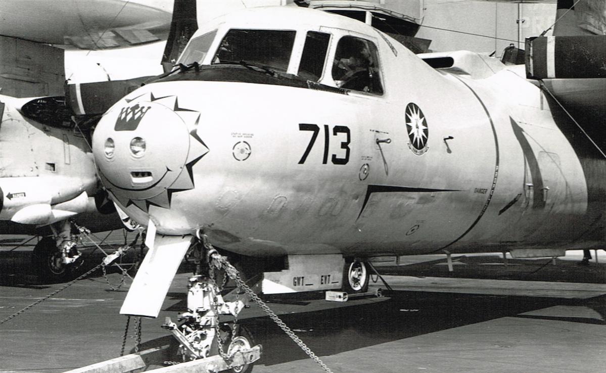 Naam: Foto 337. Grumman E-2B Hawkeye (151725 : '713'). VAW-116. On USS Nimitz, Portsmouth, Sept. 75, k.jpg
Bekeken: 601
Grootte: 128,1 KB
