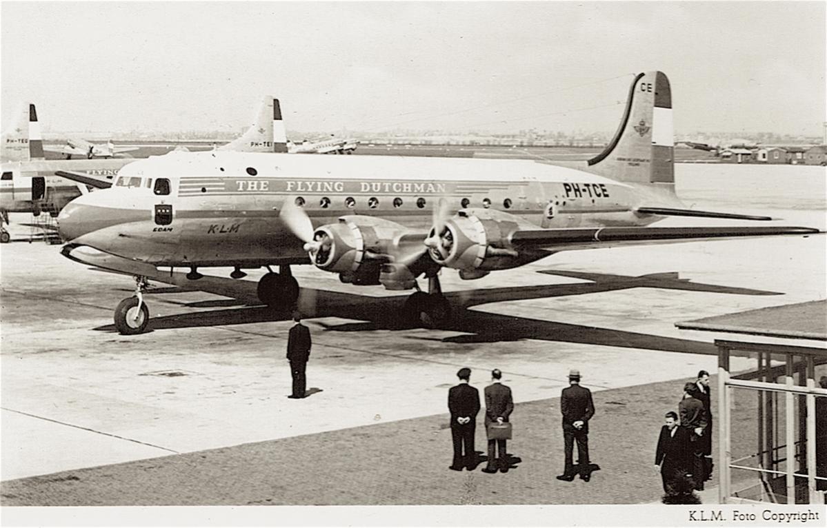 Naam: Kaart 564. PH-TCE (PH-DBE) %22Edam%22. Douglas DC-4-1009, kopie.jpg
Bekeken: 684
Grootte: 124,1 KB