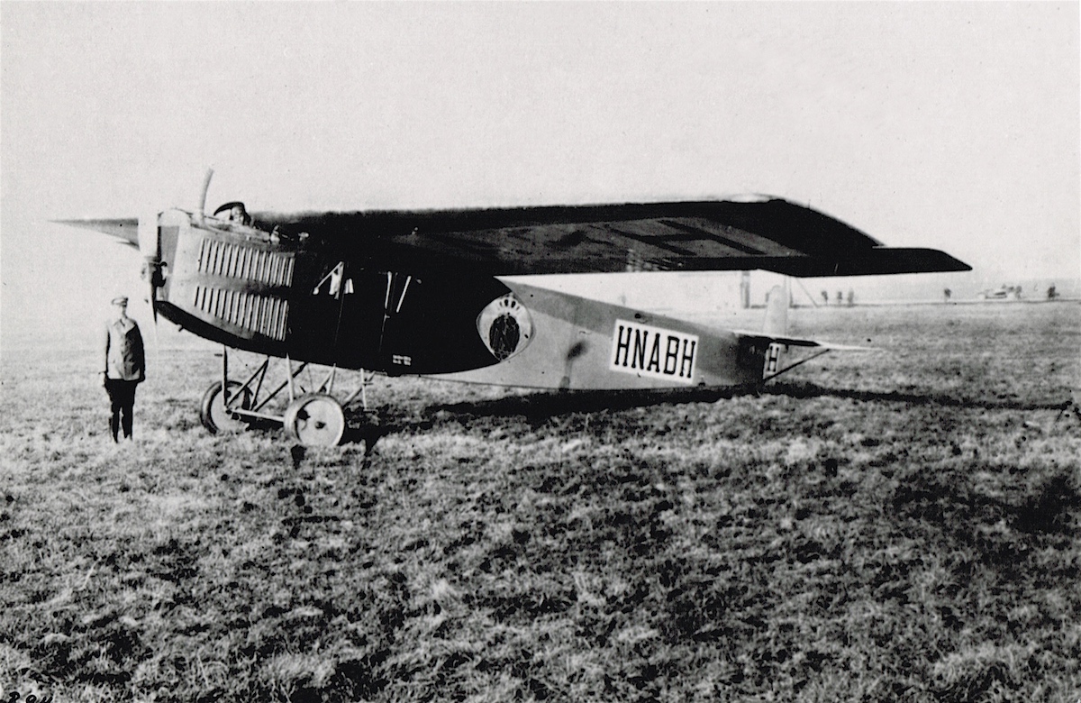Naam: Foto 130. H-NABH. Fokker F.III, kopie.jpg
Bekeken: 1089
Grootte: 444,4 KB