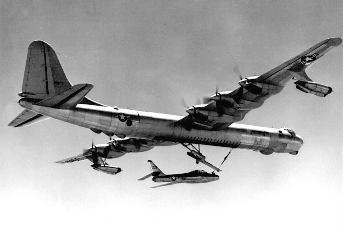 Naam: Foto 342. Convair GRB-36F + Thunderstreak (FICON programma), kopie.jpg
Bekeken: 382
Grootte: 83,7 KB
