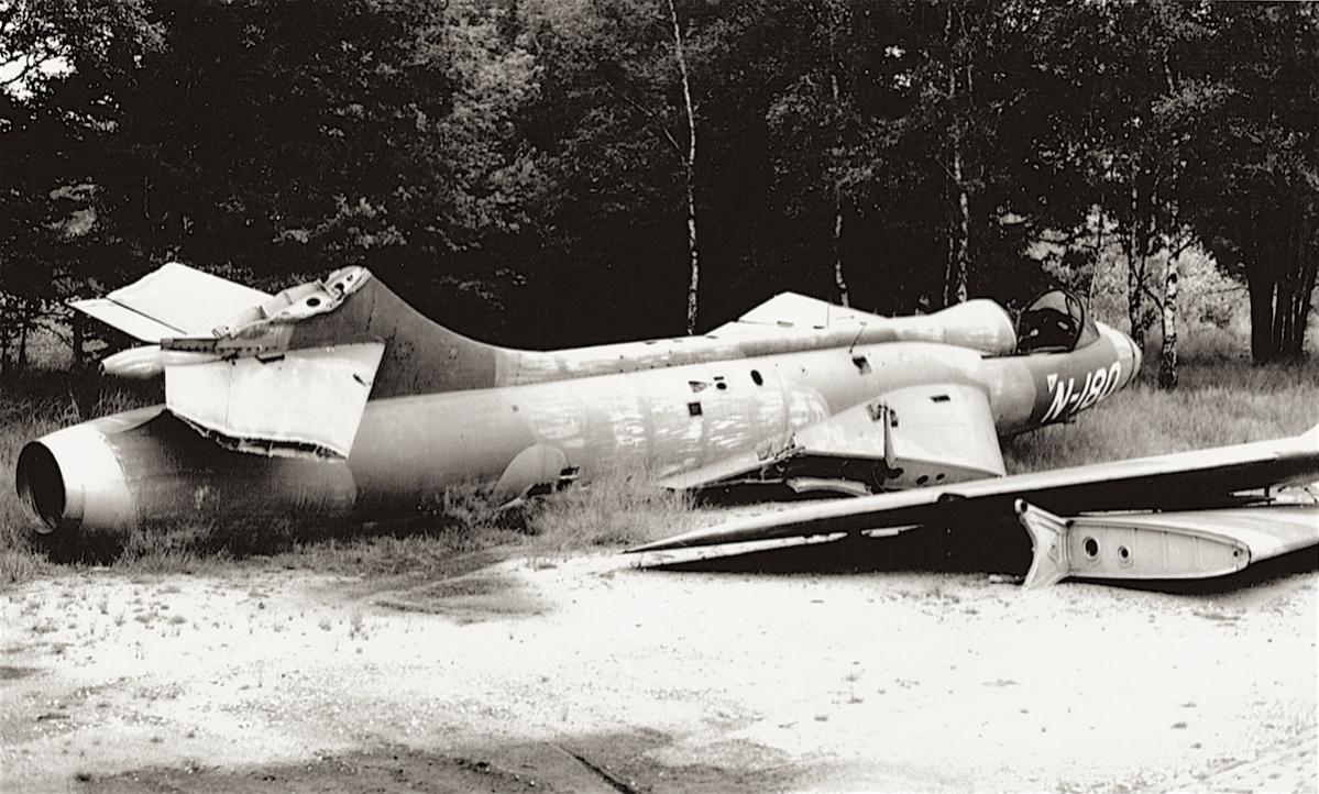 Naam: Foto 106. 'N-180'. Hunter, kopie.jpg
Bekeken: 1157
Grootte: 145,5 KB