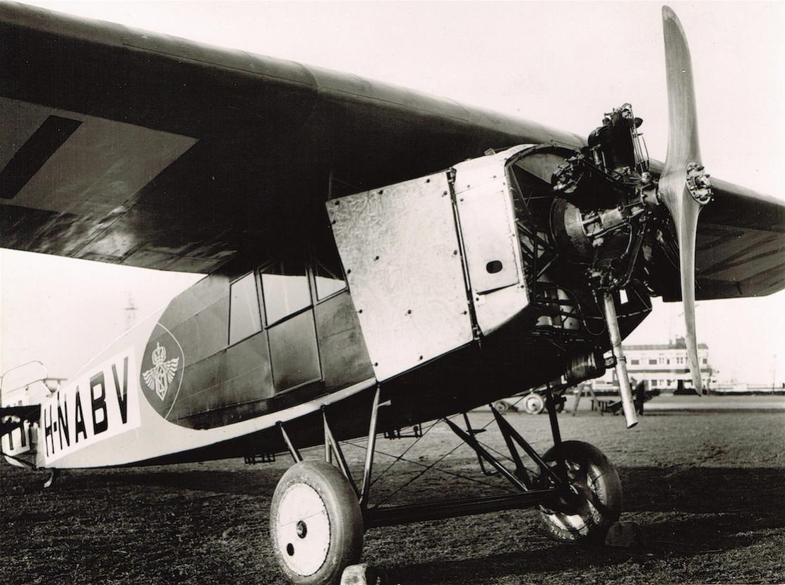 Naam: Foto 132. H-NABV. Fokker F.III, kopie.jpg
Bekeken: 1470
Grootte: 129,3 KB