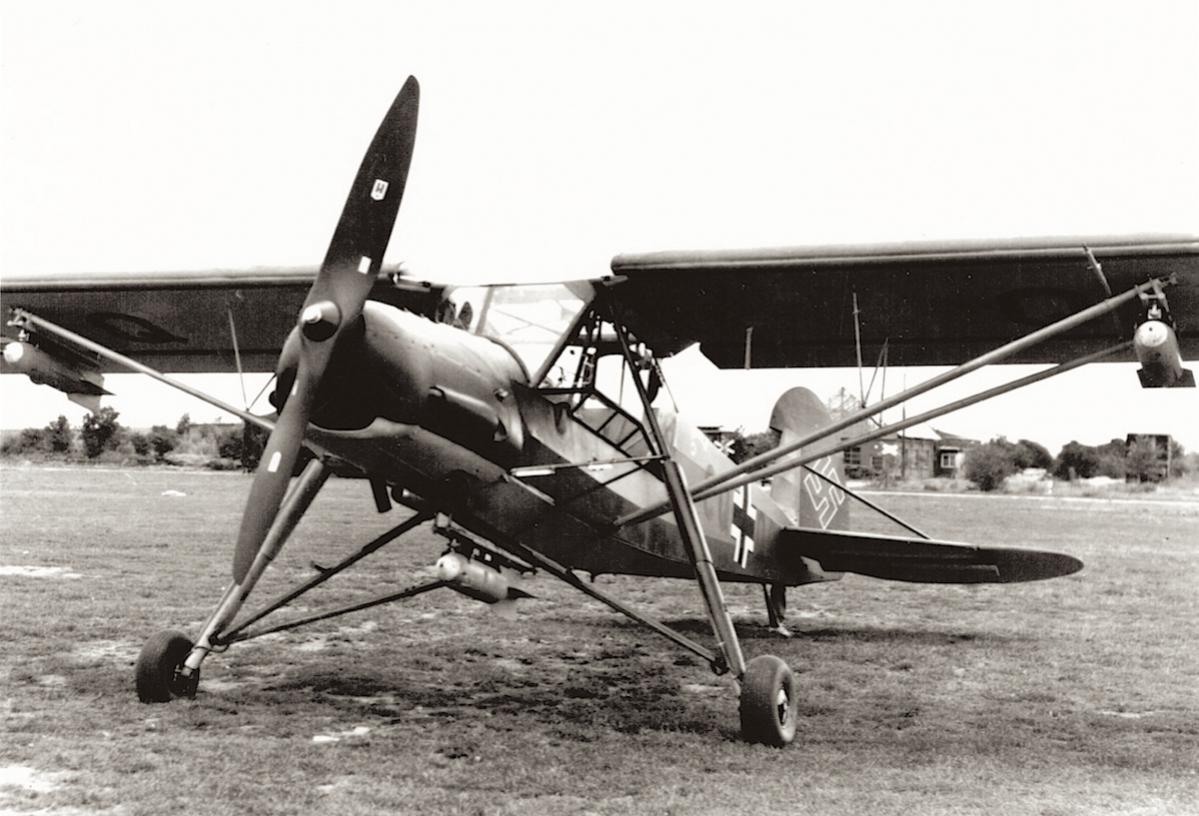 Naam: Foto 337. Fieseler Fi 156 Storch, kopie.jpg
Bekeken: 720
Grootte: 118,5 KB