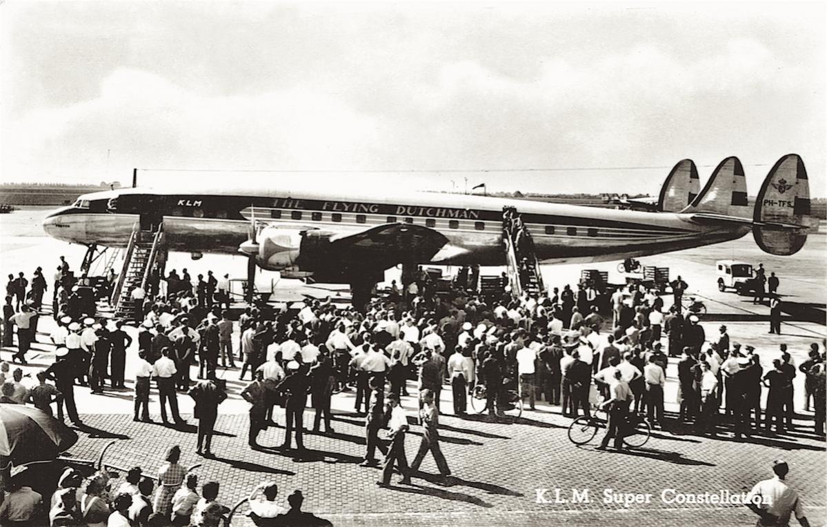 Naam: Kaart 581. PH-TFS (PH-LKS) 'Proton'. Lockheed L-1049 Super Constellation, kopie.jpg
Bekeken: 992
Grootte: 169,0 KB