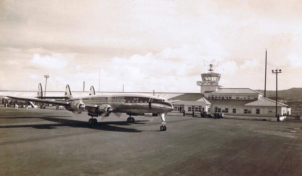 Naam: KLM_L-1049C_Constellation_at_Santa_Maria_(Azores).jpg
Bekeken: 1195
Grootte: 127,8 KB