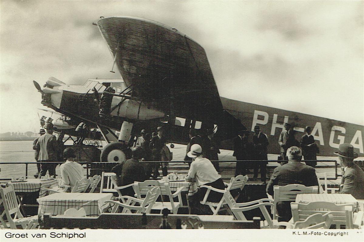 Naam: Kaart 584. PH-AGA 'Adelaar'. Fokker F.IX, kopie.jpg
Bekeken: 1064
Grootte: 131,4 KB
