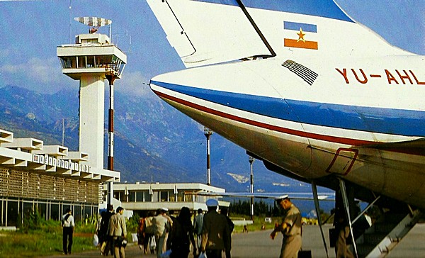 Naam: Caravelle lawaaitrap  Tivat, Montenegro.jpg
Bekeken: 1563
Grootte: 87,3 KB