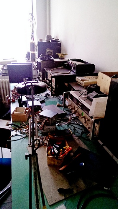 Naam: Blik in de radio repair shop.jpg
Bekeken: 909
Grootte: 137,2 KB