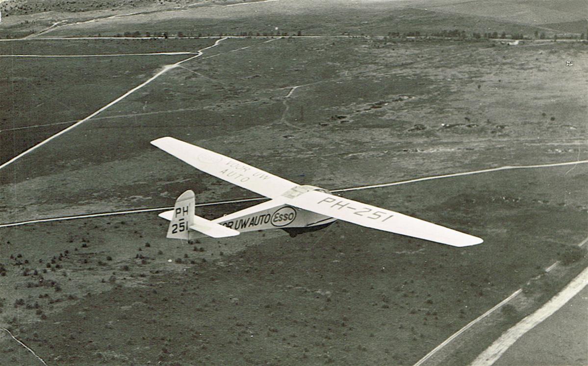 Naam: Kaart 590. PH-251. Schleicher Rhnlerche II, kopie.jpg
Bekeken: 832
Grootte: 146,1 KB