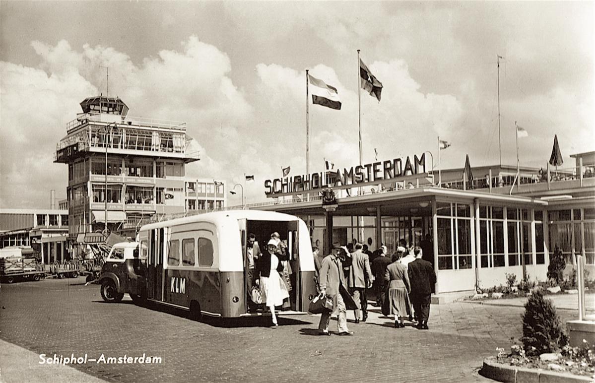 Naam: Kaart 597. Schiphol, KLM bus, kopie.jpg
Bekeken: 886
Grootte: 150,4 KB