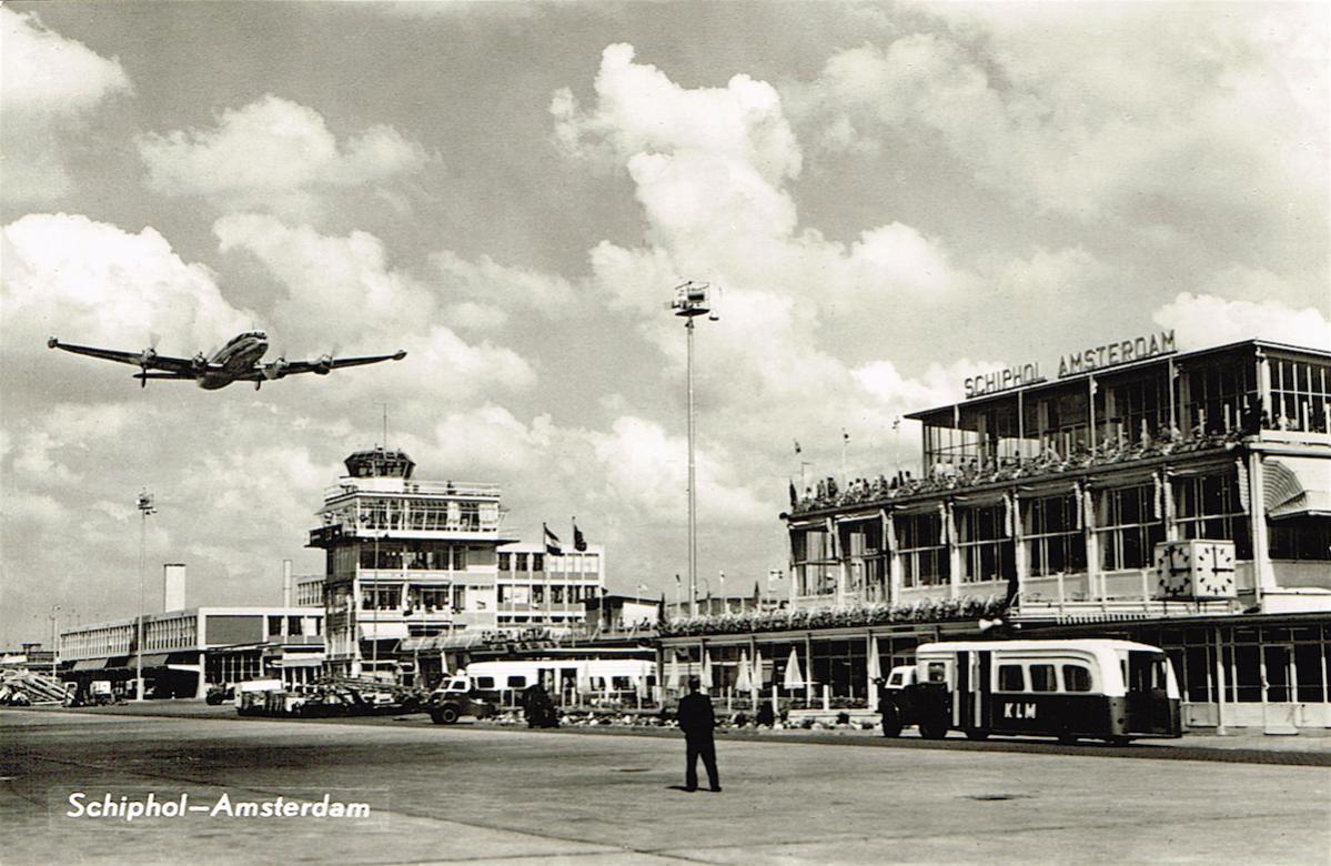 Naam: Kaart 600. Lockheed Super Constellation boven Schiphol, kopie.jpg
Bekeken: 891
Grootte: 140,7 KB
