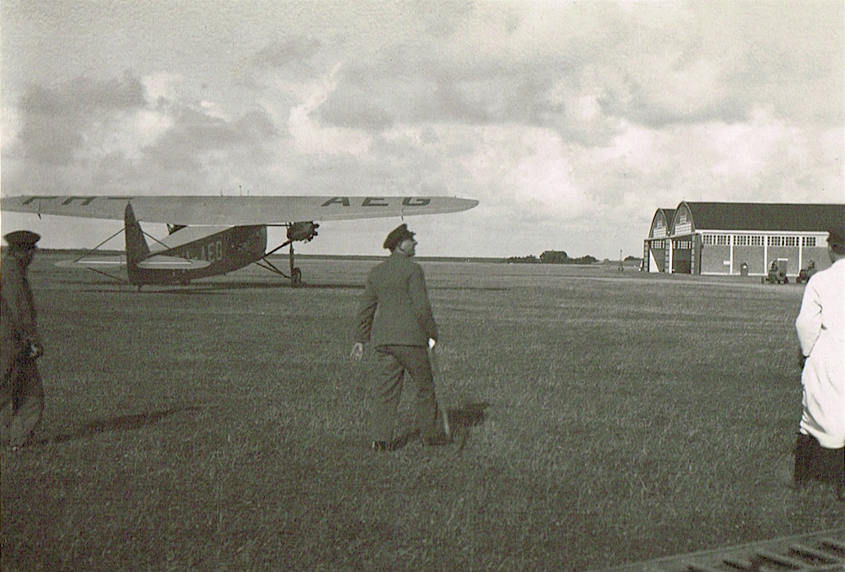 Naam: Kaart 612. Fokker F VIII PH-AEG (H-NAEG) op Knokke-Zoute airport, kopie.jpg
Bekeken: 1143
Grootte: 385,2 KB
