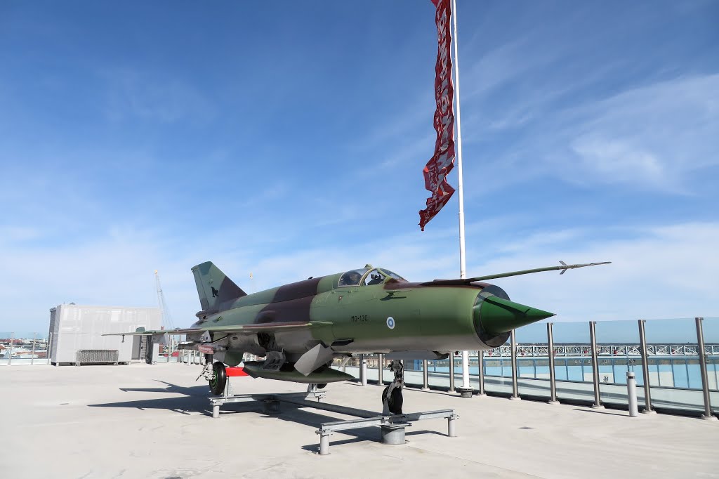Naam: MiG-21bis , businesscenter , Helsinki..jpg
Bekeken: 1043
Grootte: 69,8 KB