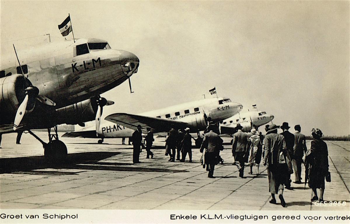 Naam: Kaart 622. rijtje Douglas DC-2's, kopie.jpg
Bekeken: 775
Grootte: 127,5 KB