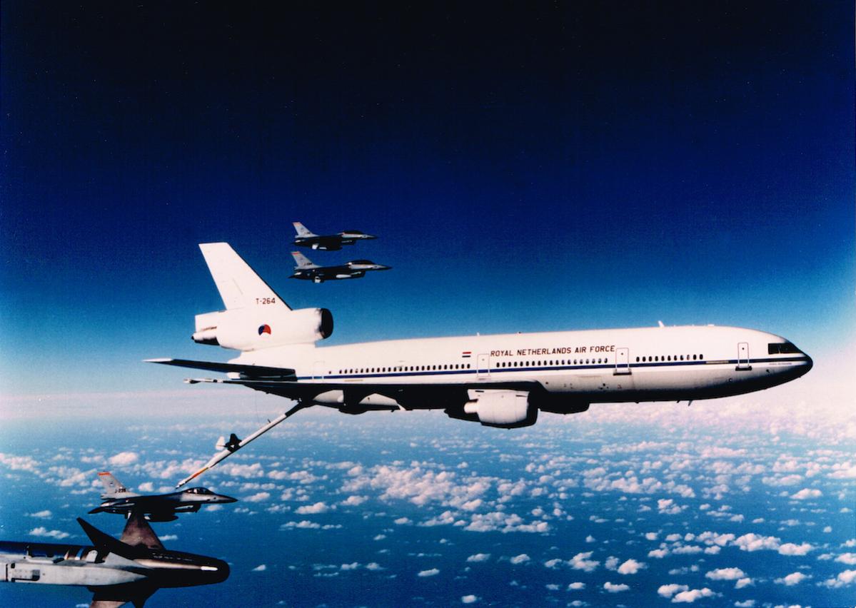 Naam: Foto 112. KDC-10 met F-16's, kopie.jpg
Bekeken: 1136
Grootte: 103,0 KB