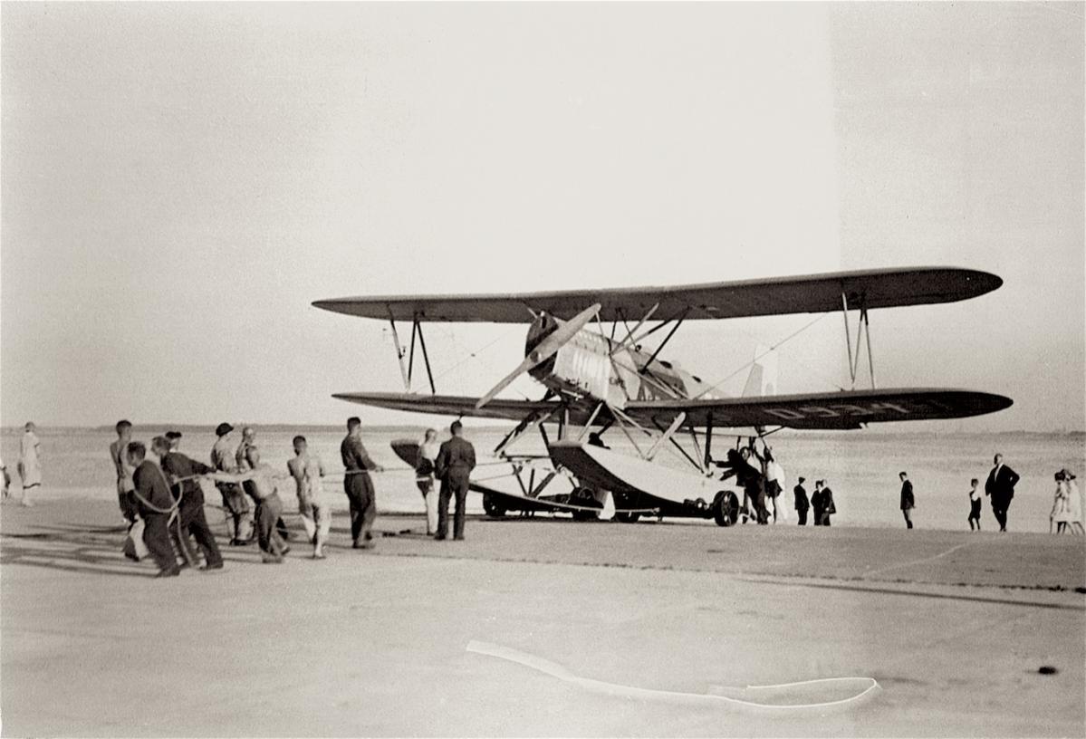 Naam: Foto 218. D-934. Heinkel HD 24, kopie.jpg
Bekeken: 909
Grootte: 102,6 KB