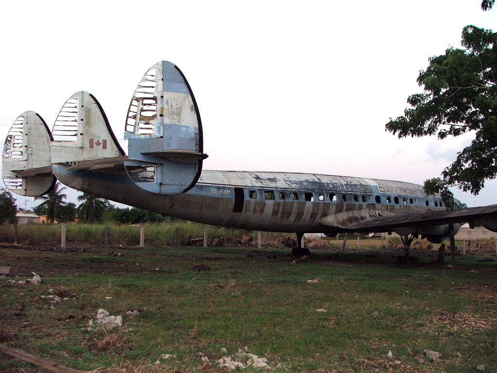Naam: Lockheed Super Constellation C6-NAM , Sao Tom�.jpg
Bekeken: 537
Grootte: 171,5 KB