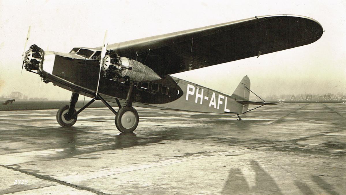 Naam: Foto 146. PH-AFL 'Leeuwerik'. Fokker F.XII, kopie.jpg
Bekeken: 1602
Grootte: 113,7 KB