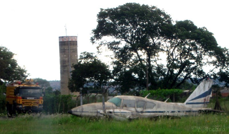 Naam: Piper Aztec , Ribeir�o Preto.jpg
Bekeken: 834
Grootte: 80,3 KB