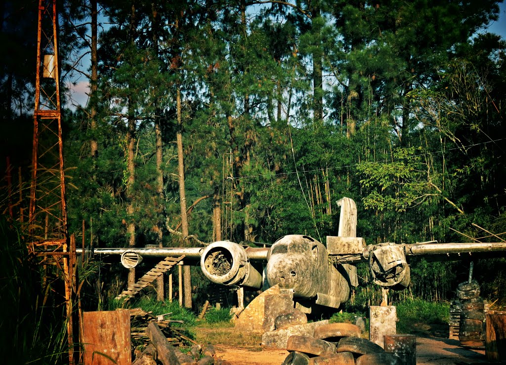 Naam: Grumann S-2 Tracker , Mairipor�..jpg
Bekeken: 702
Grootte: 261,6 KB