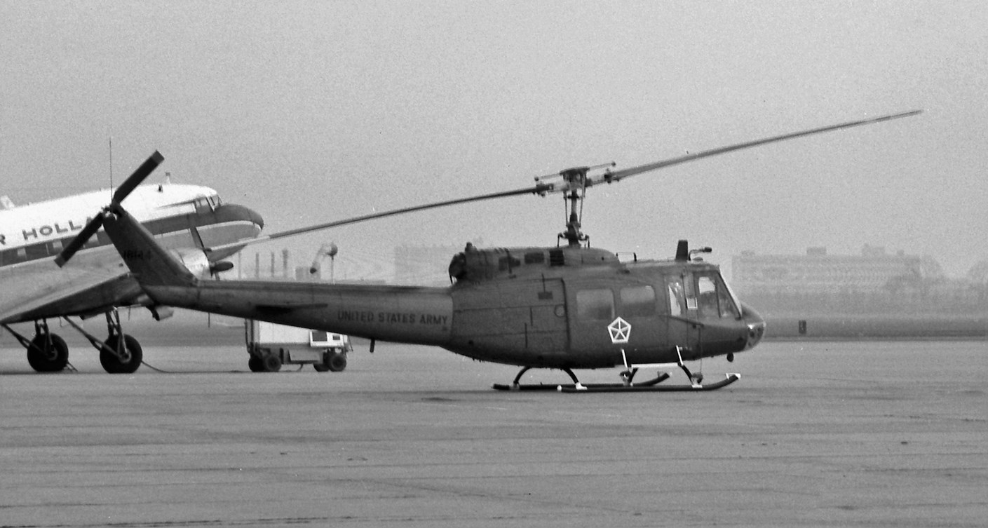 Naam: 32. Bell Huey 18144 U.S. Army.jpg
Bekeken: 928
Grootte: 194,9 KB