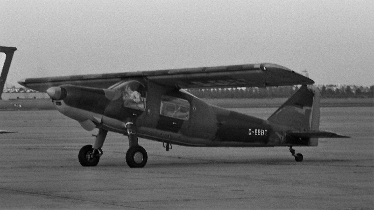 Naam: 37. D-EBBT Dornier Do-27A cn.185 (1957).jpg
Bekeken: 907
Grootte: 149,1 KB