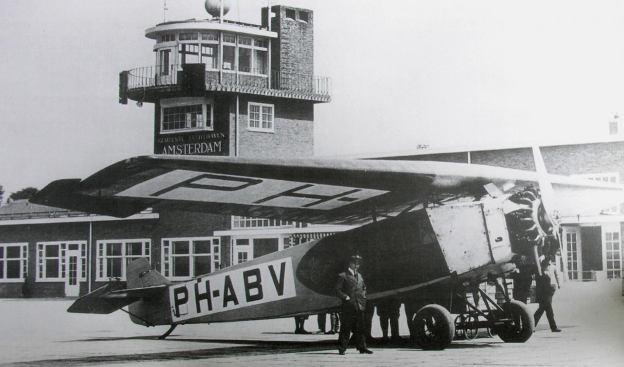 Naam: Fokker F.III PH-ABV KLM.jpg
Bekeken: 1857
Grootte: 100,0 KB