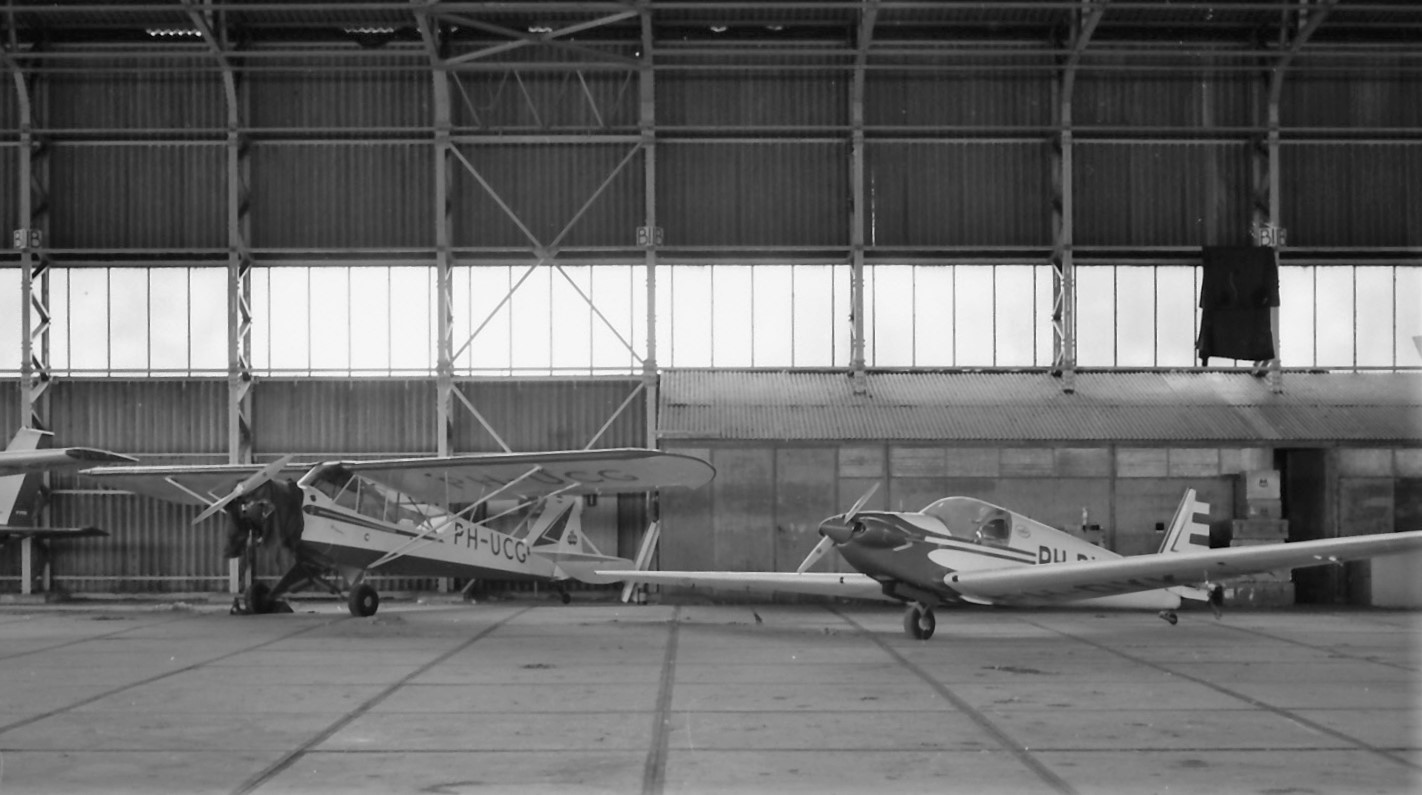 Naam: 50. PH-UCG Piper L-4J en PH-DYK Fournier RF-4B cn.4147.jpg
Bekeken: 850
Grootte: 194,0 KB