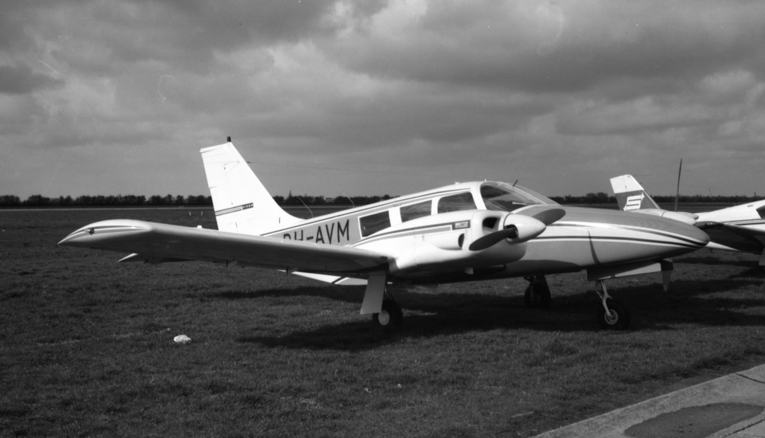 Naam: 62. PH-AVM Piper PA-34-200  Seneca II, Schreiner.jpg
Bekeken: 809
Grootte: 222,7 KB