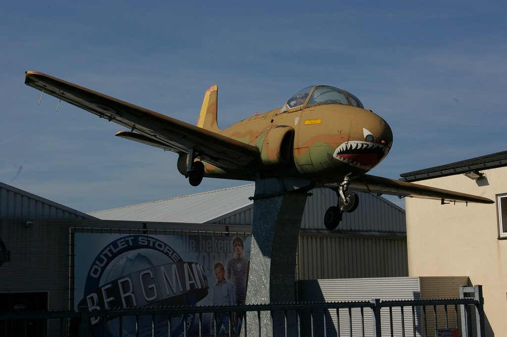 Naam: Jet Provost - Lommel..jpg
Bekeken: 323
Grootte: 84,9 KB