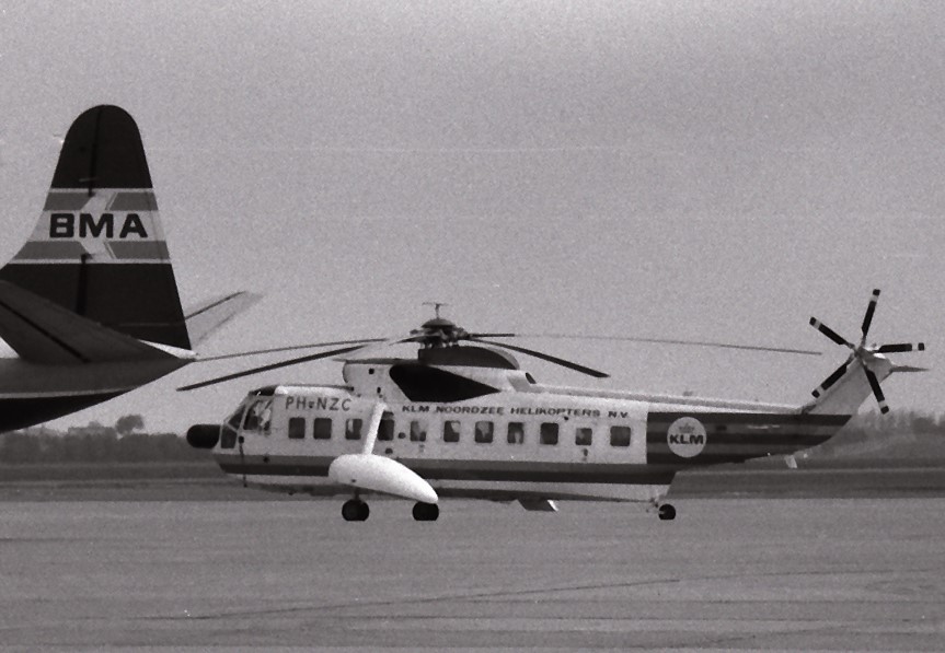 Naam: 79. PH-NZC Sikorsky S-61 KLM Noordzee Helicopters.jpg
Bekeken: 756
Grootte: 120,2 KB
