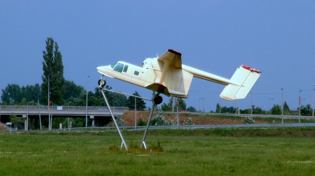 Naam: PZL M-15 Belphegor - Szolnok.jpg
Bekeken: 660
Grootte: 72,6 KB