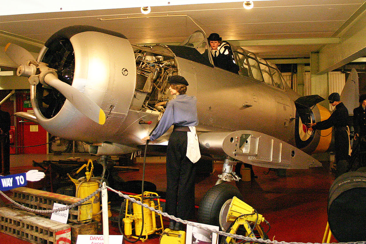 Naam: 1280px-NA_Harvard_III -  Fleet Air Arm Museum. RNAS Yeovilton. Somerset.jpg
Bekeken: 902
Grootte: 441,6 KB