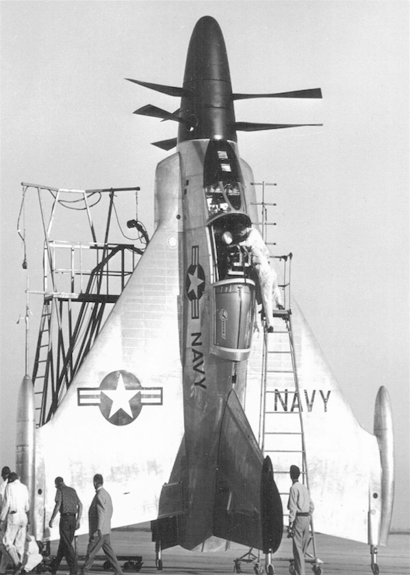 Naam: Foto 390. Convair XFY-1 Pogo, kopie.jpg
Bekeken: 731
Grootte: 300,1 KB
