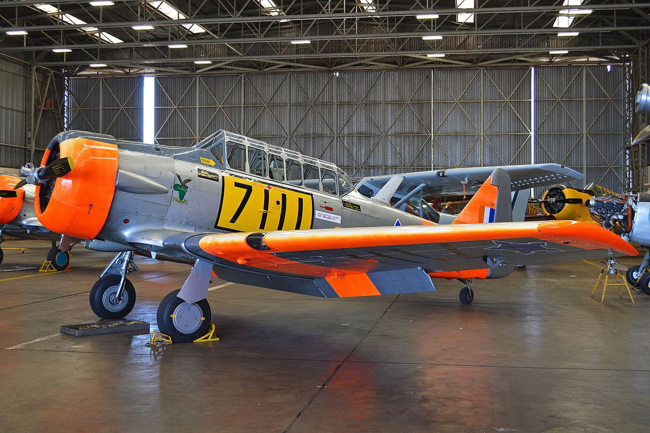 Naam: North_American_Harvard - Swartkop AFB, Pretoria.jpg
Bekeken: 922
Grootte: 249,5 KB