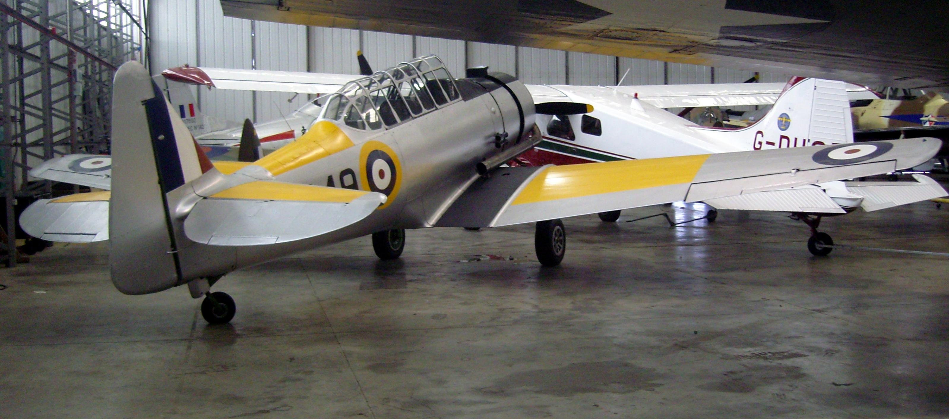 Naam: North_American_Harvard,_Imperial_War_Museum,_Duxford._(11760680864)[1].jpg
Bekeken: 880
Grootte: 435,9 KB