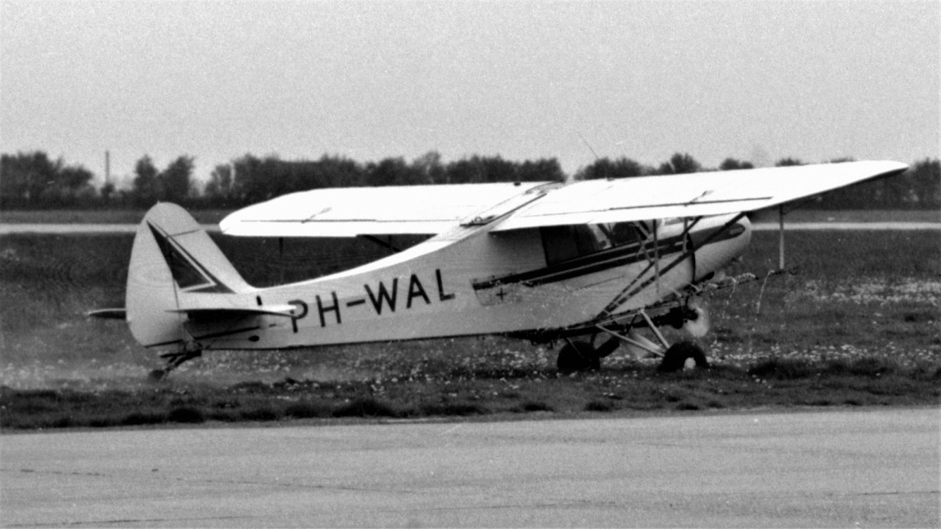 Naam: 97. PH-WAL Piper PA-18 Super Cub.jpg
Bekeken: 981
Grootte: 205,6 KB