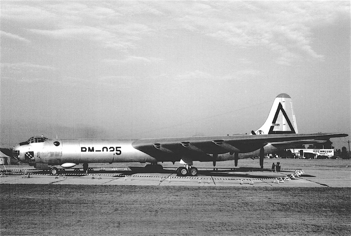 Naam: Foto 395. Convair B-36A Peacemaker (44-92025). USAF, 7th Bomb Wing, kopie.jpg
Bekeken: 692
Grootte: 153,4 KB