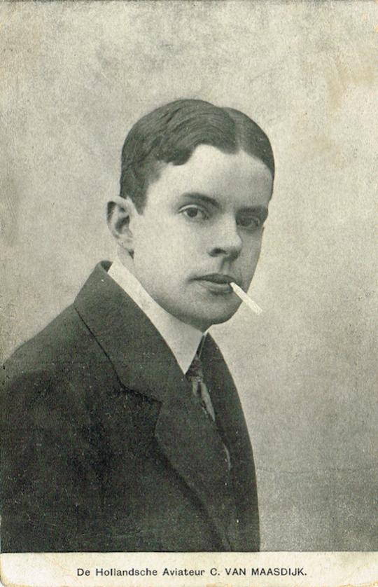 Naam: Kaart 644. Clment Guillaume Jean van Maasdijk (Den Haag, 9 augustus 1885 - Schaarsbergen, 27 au.jpg
Bekeken: 1010
Grootte: 69,2 KB