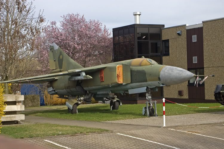 Naam: MiG-23M-Zulpich.jpg
Bekeken: 400
Grootte: 108,6 KB