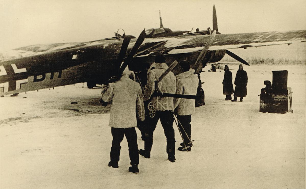 Naam: Foto 361. Do 17 en bemanning met skis, -2 kopie.jpg
Bekeken: 917
Grootte: 111,5 KB