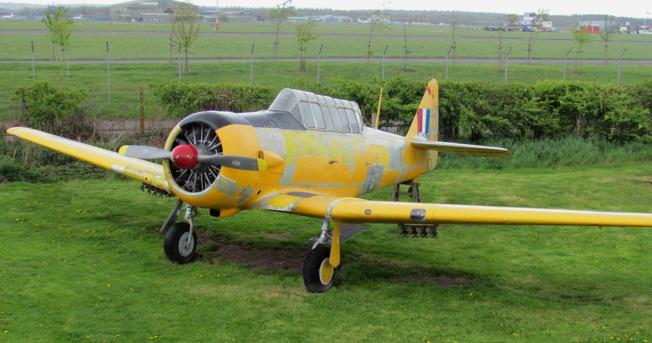 Naam: North_American_Harvard_-_KF488_(8732334450)[1].jpg
Bekeken: 1096
Grootte: 207,4 KB