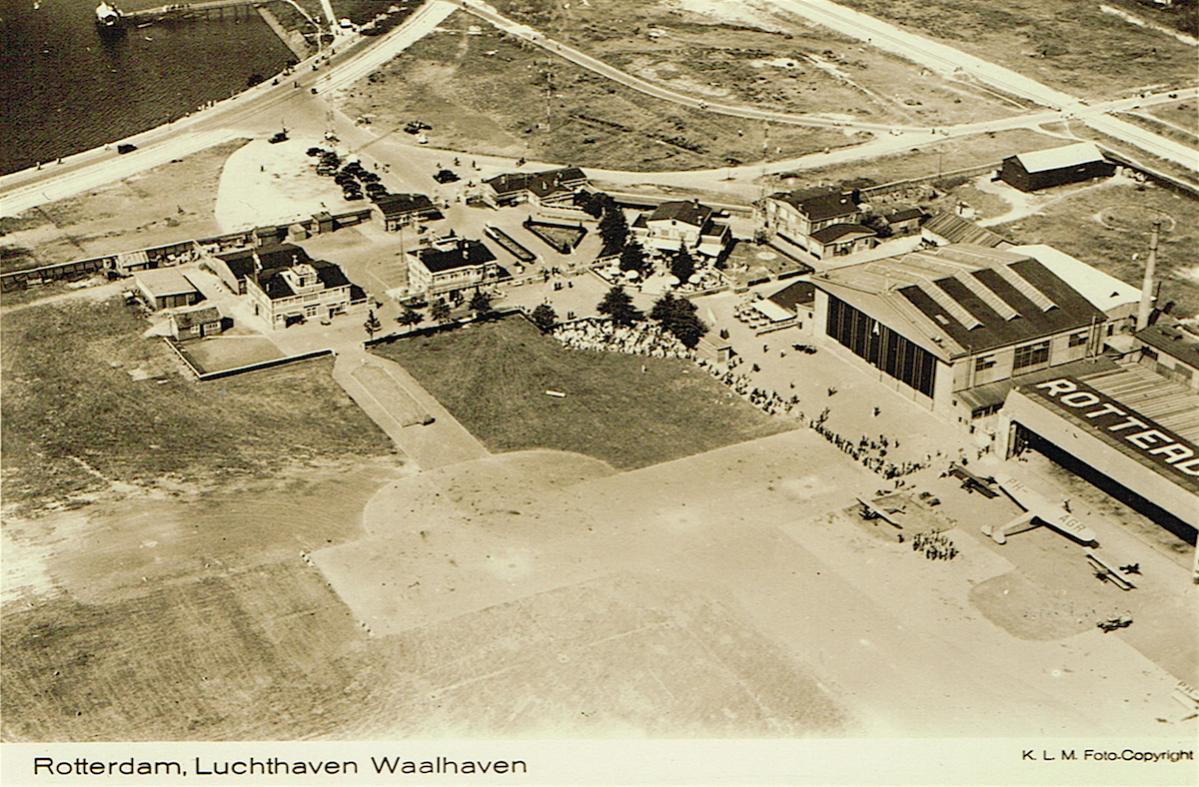 Naam: Kaart 650. Luchtfoto Waalhaven, kopie.jpg
Bekeken: 1107
Grootte: 184,7 KB