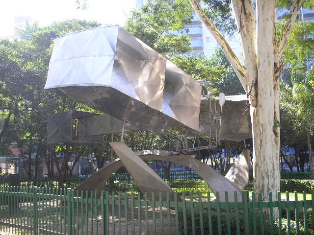 Naam: Replica van de 14 Bis in Parque Santos Dumont , So Jos dos Campos..jpg
Bekeken: 318
Grootte: 68,9 KB