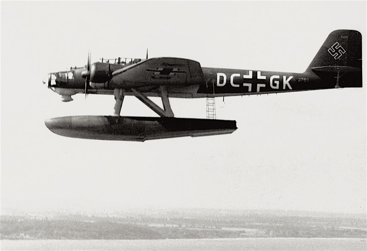 Naam: Foto 367. 'DC+GK'. Heinkel He 115 C-1. WNr. 2760, kopie.jpg
Bekeken: 691
Grootte: 71,7 KB